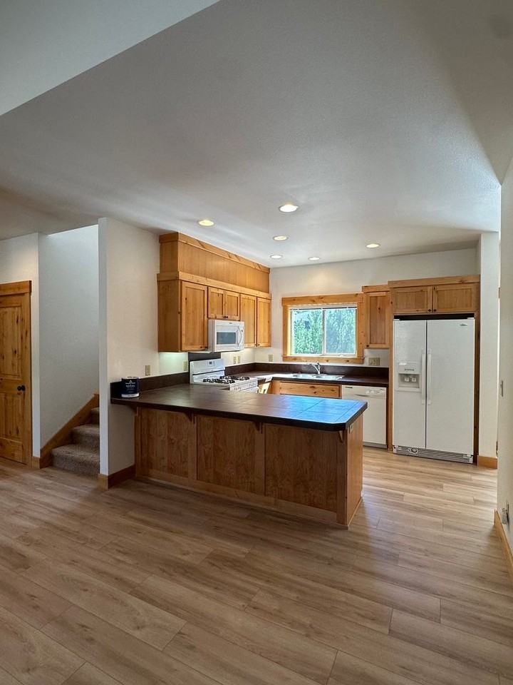 115 Nw Mt Washington Dr - Photo 3 of 33
