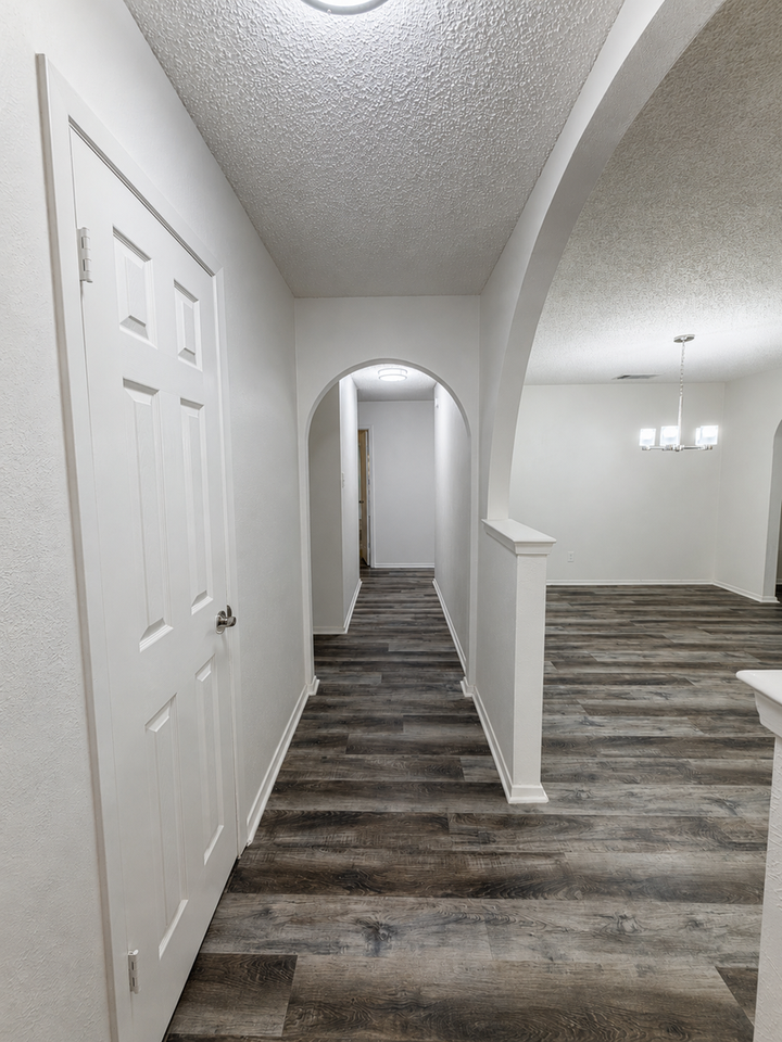 5309 Holly Trl - Photo 2 of 19