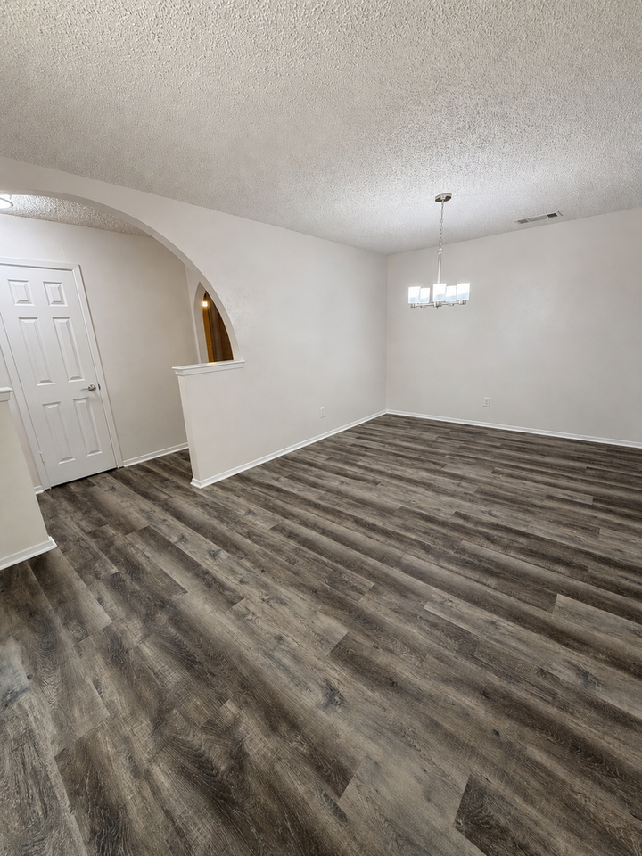 5309 Holly Trl - Photo 3 of 19