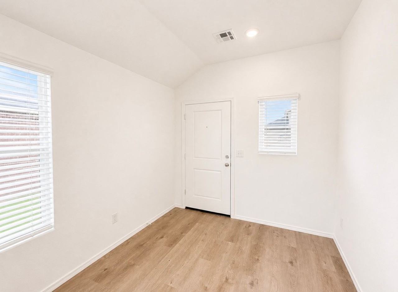 12917 Florence Ln - Photo 3 of 16