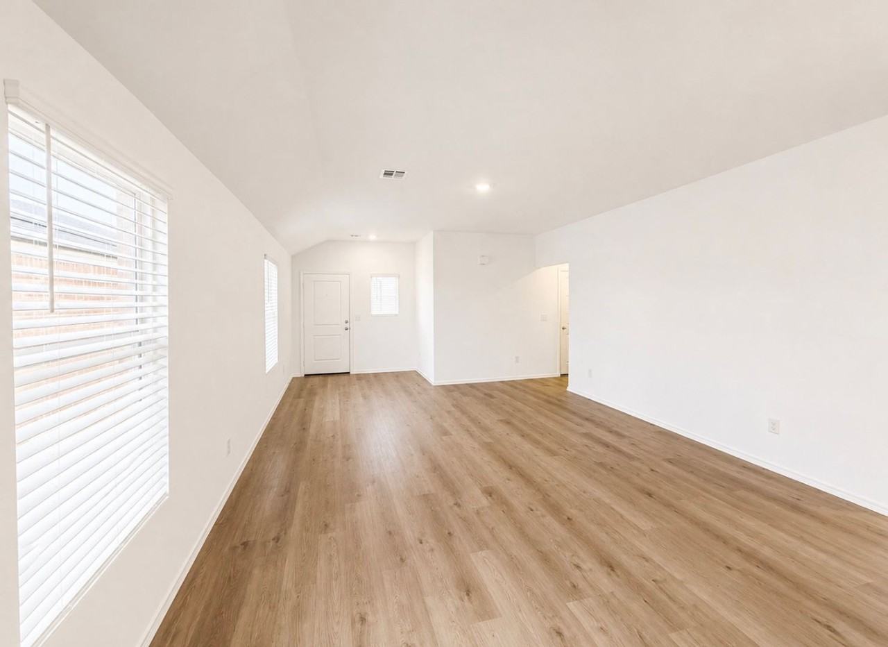 12917 Florence Ln - Photo 5 of 16