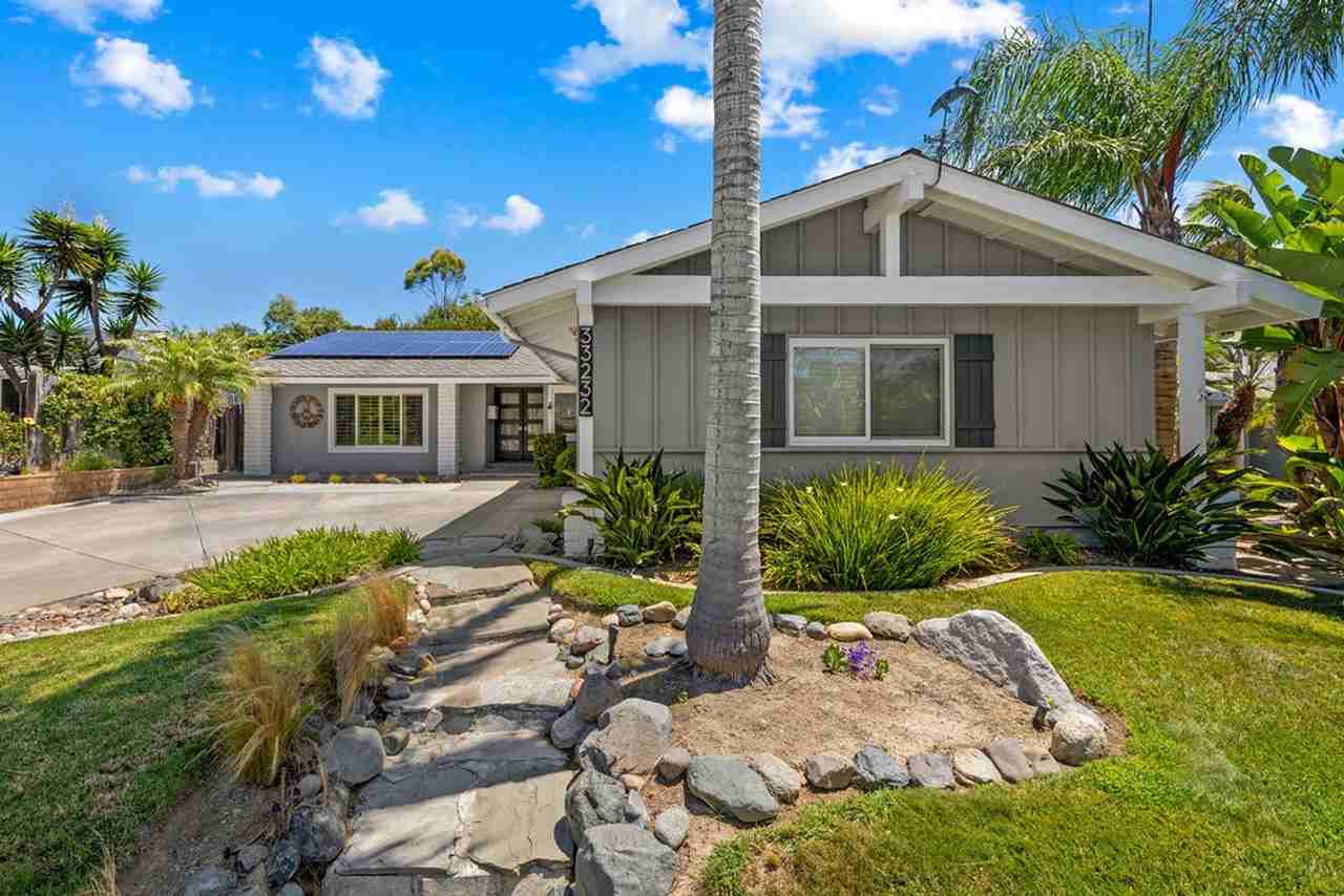 33232 Sea Bright Dr - Photo 2 of 34