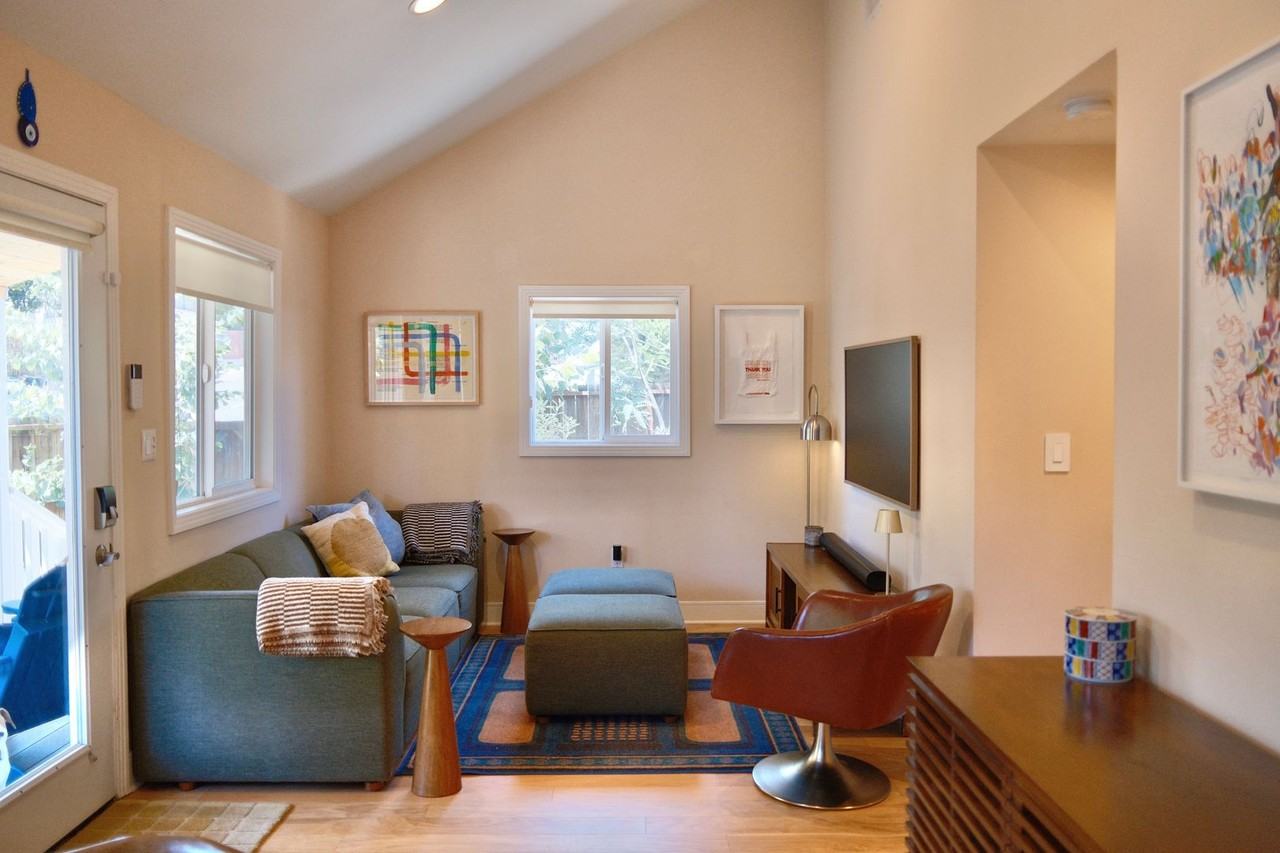 261 S Avenue 52 - Photo 4 of 26