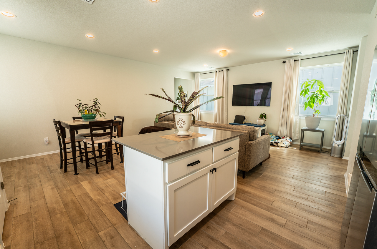 125 Fabion St - Photo 7 of 24