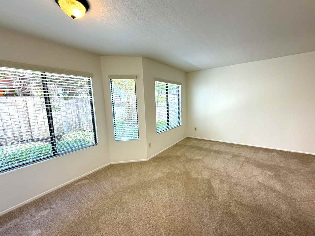 2060 Coolngreen Ln - Photo 4 of 17