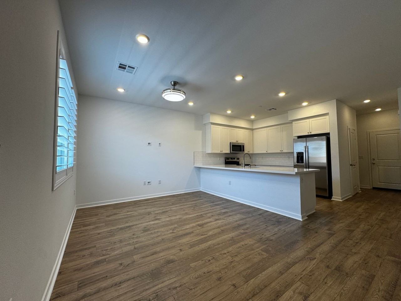 33221 Opal Glass Dr - Photo 5 of 36