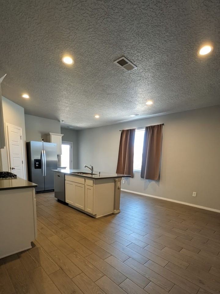 748 Amatista Loop Se - Photo 6 of 29