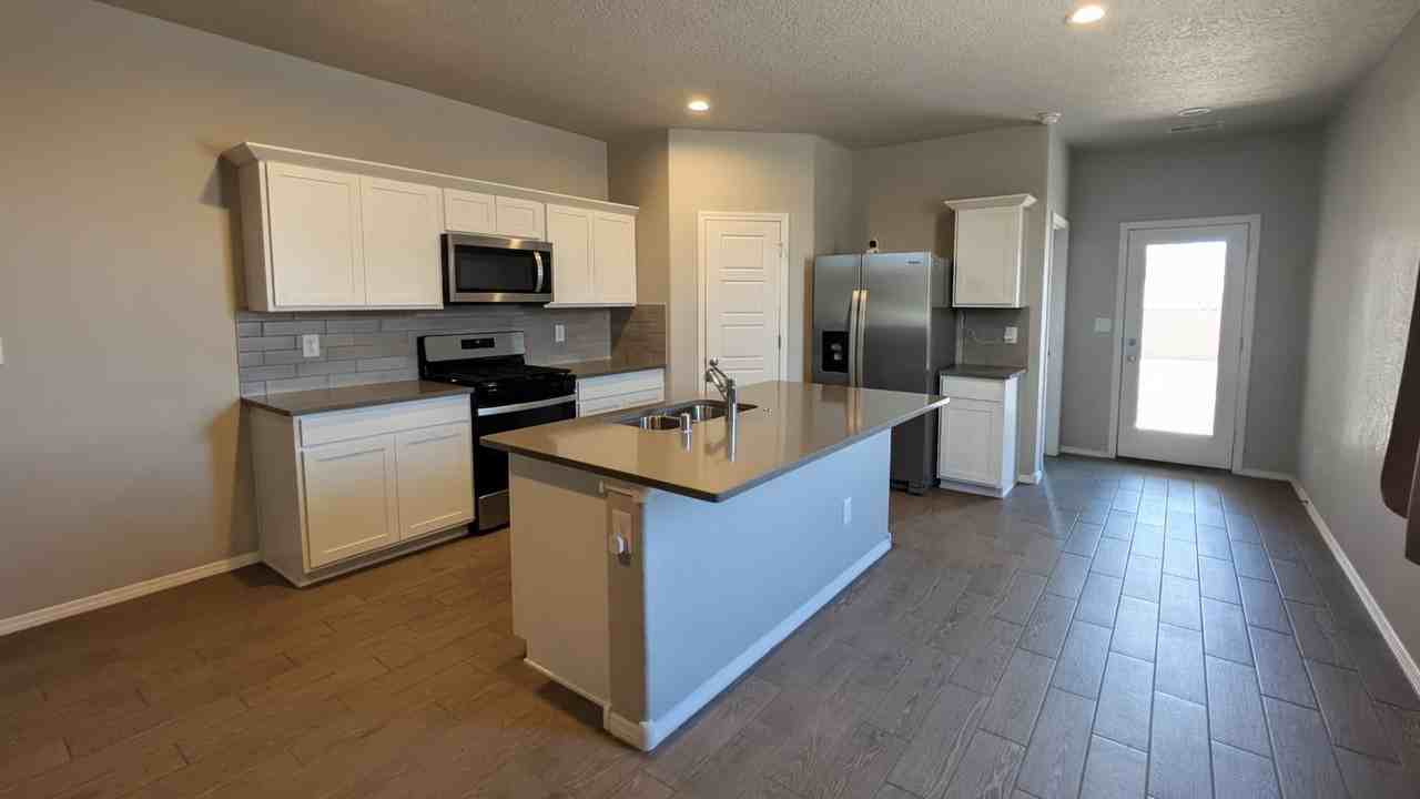 748 Amatista Loop Se - Photo 7 of 29