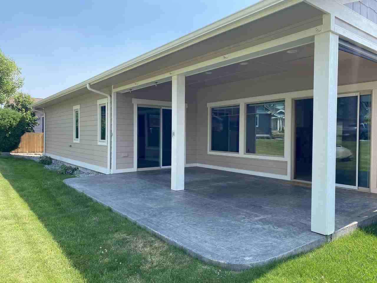 566 Village Dr - Photo 3 of 31