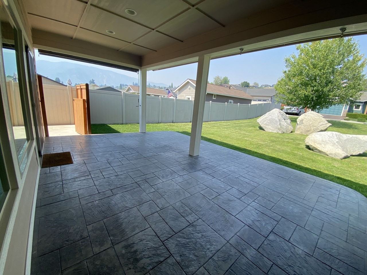 566 Village Dr - Photo 4 of 31