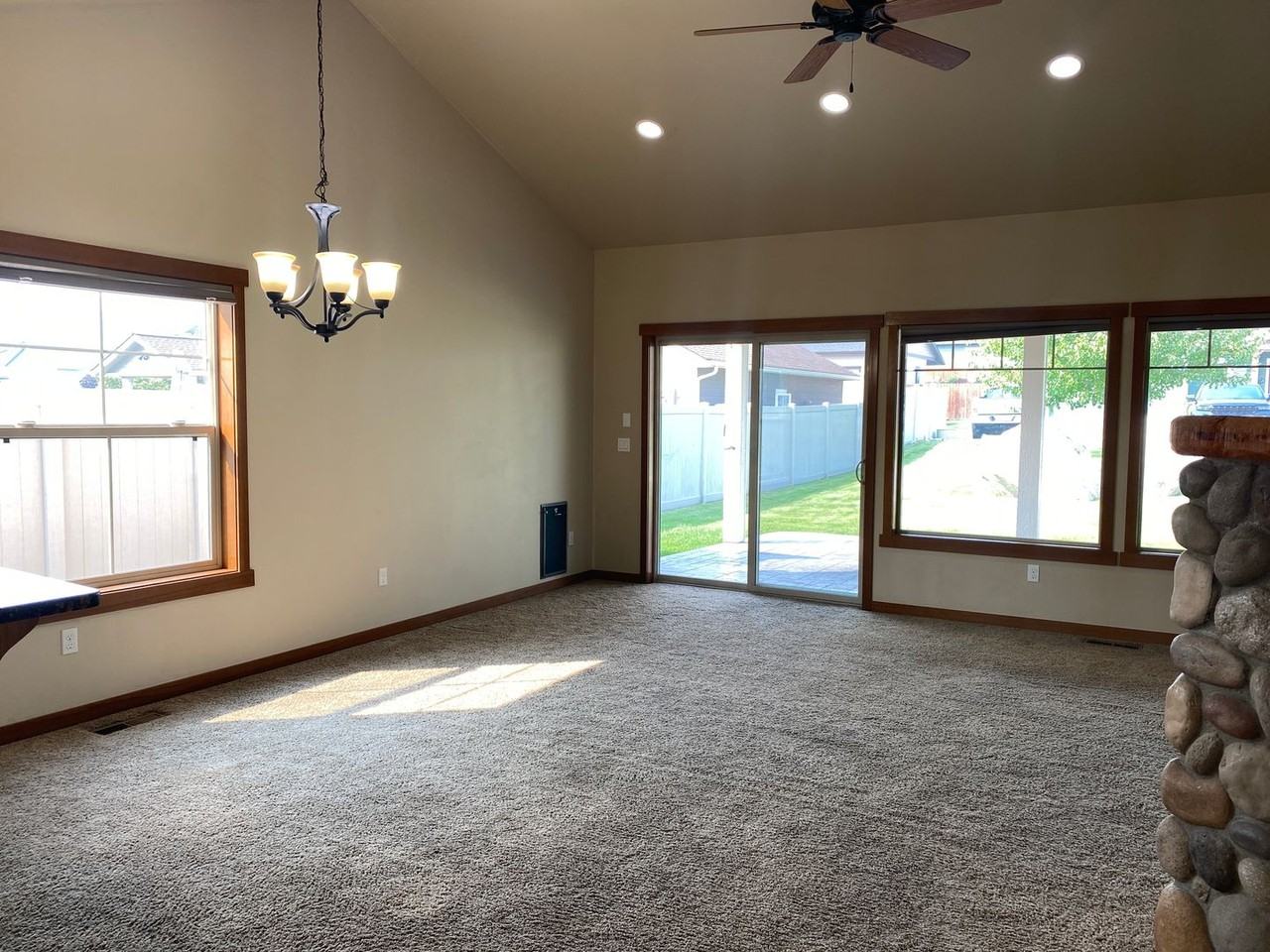 566 Village Dr - Photo 6 of 31