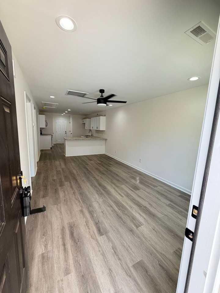 334 Dockery St - Photo 2 of 16