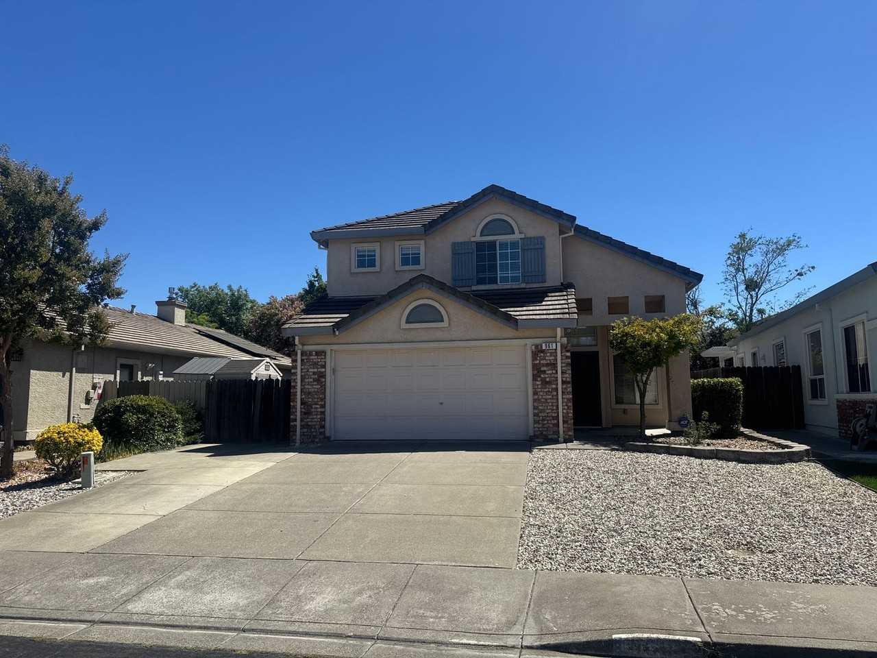 961 Celestine Cir