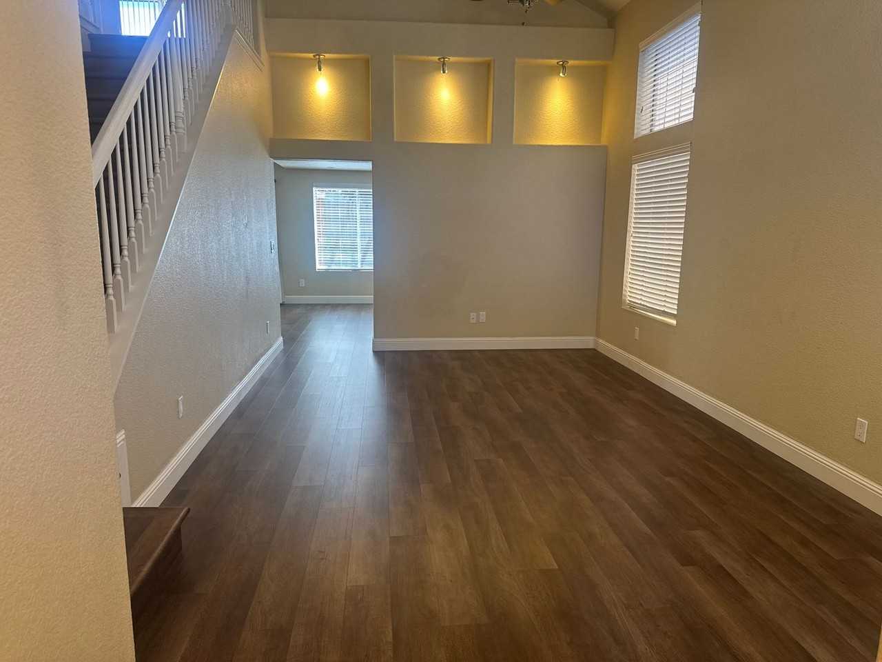 961 Celestine Cir - Photo 3 of 37