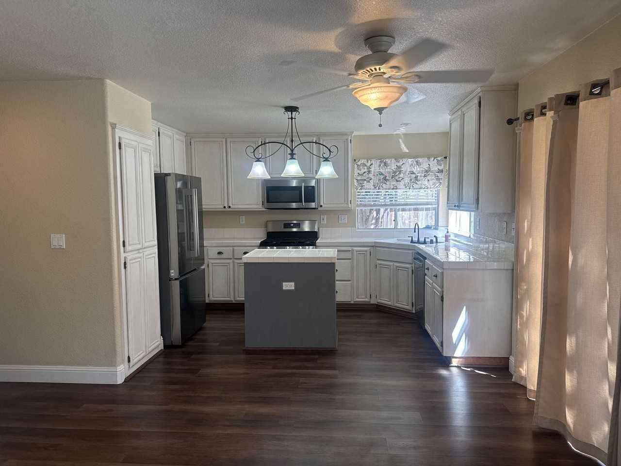 961 Celestine Cir - Photo 5 of 37