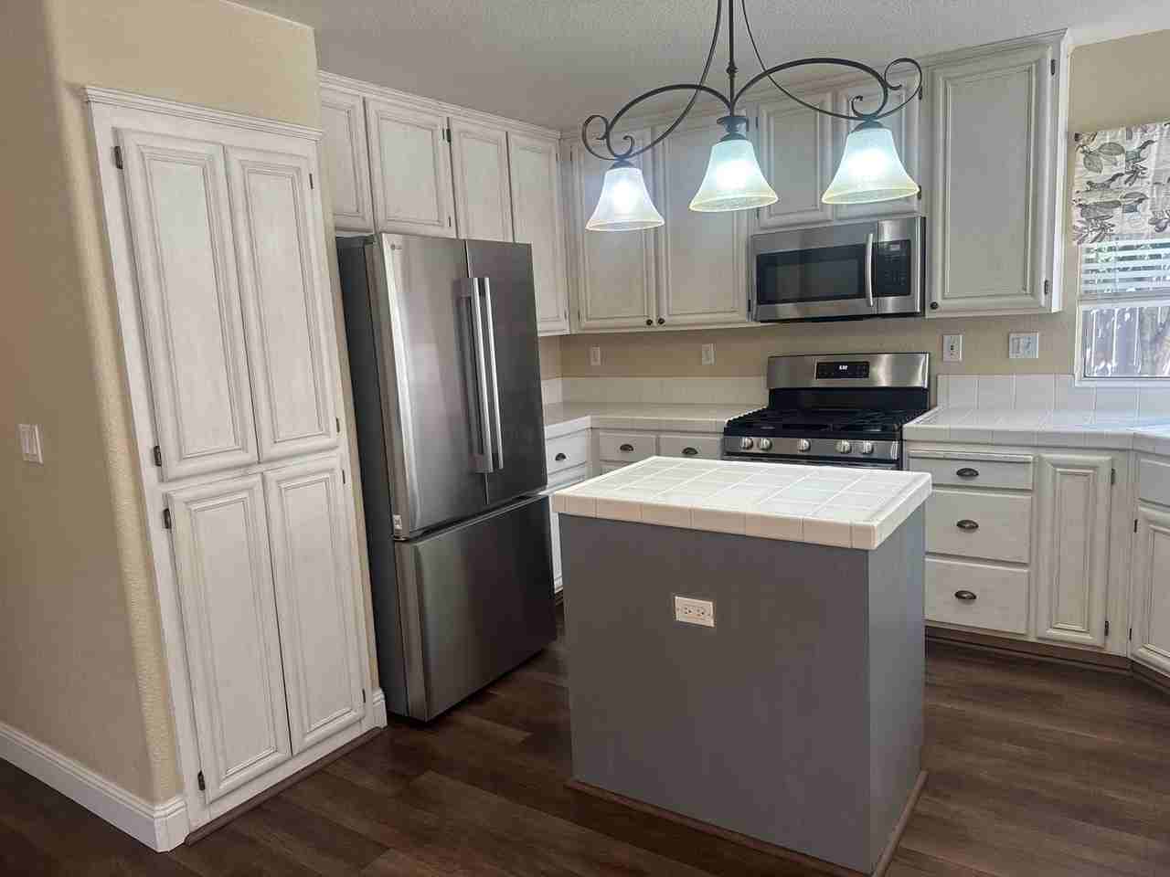 961 Celestine Cir - Photo 7 of 37