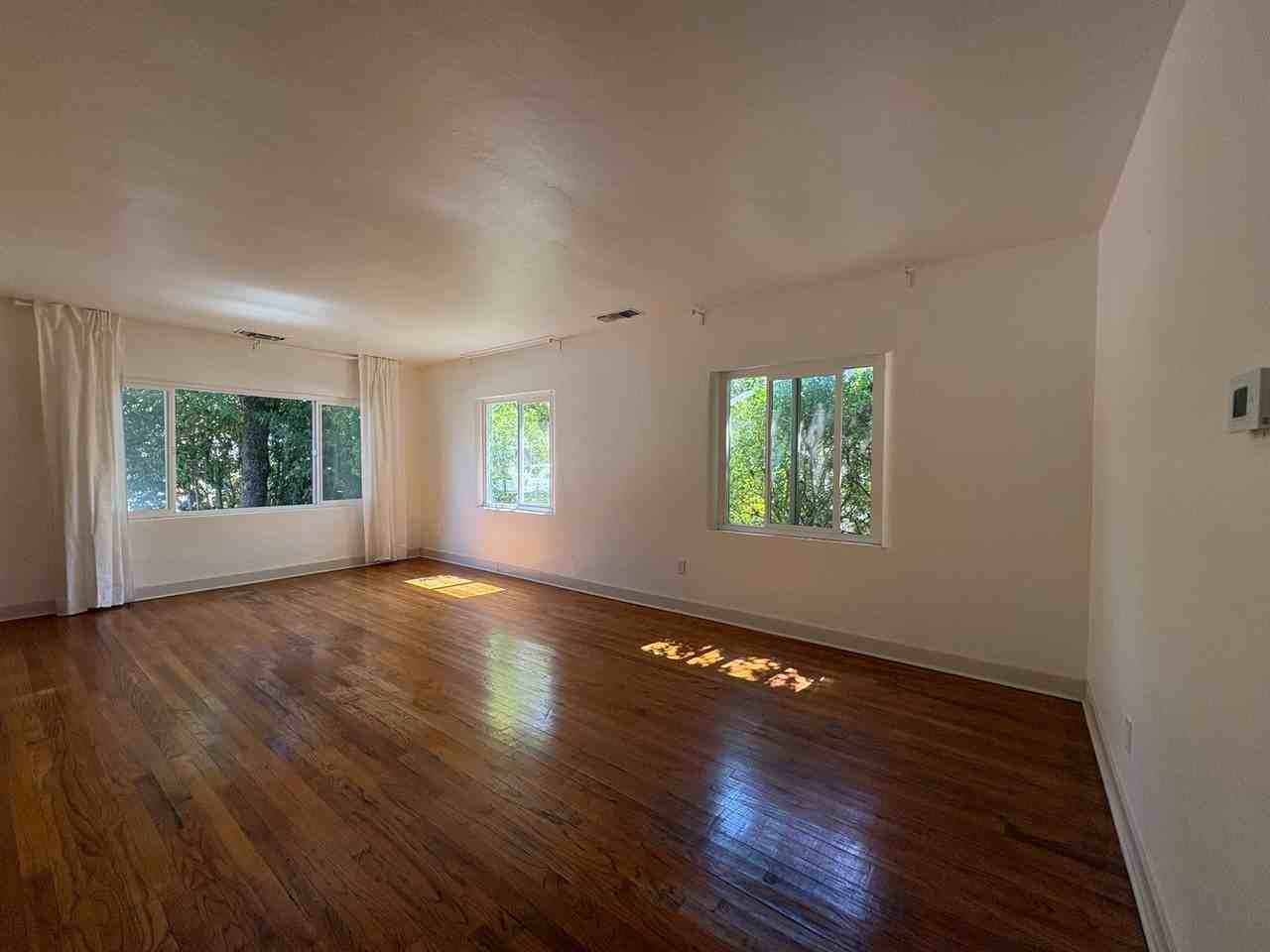170 Knoll St - Photo 2 of 10