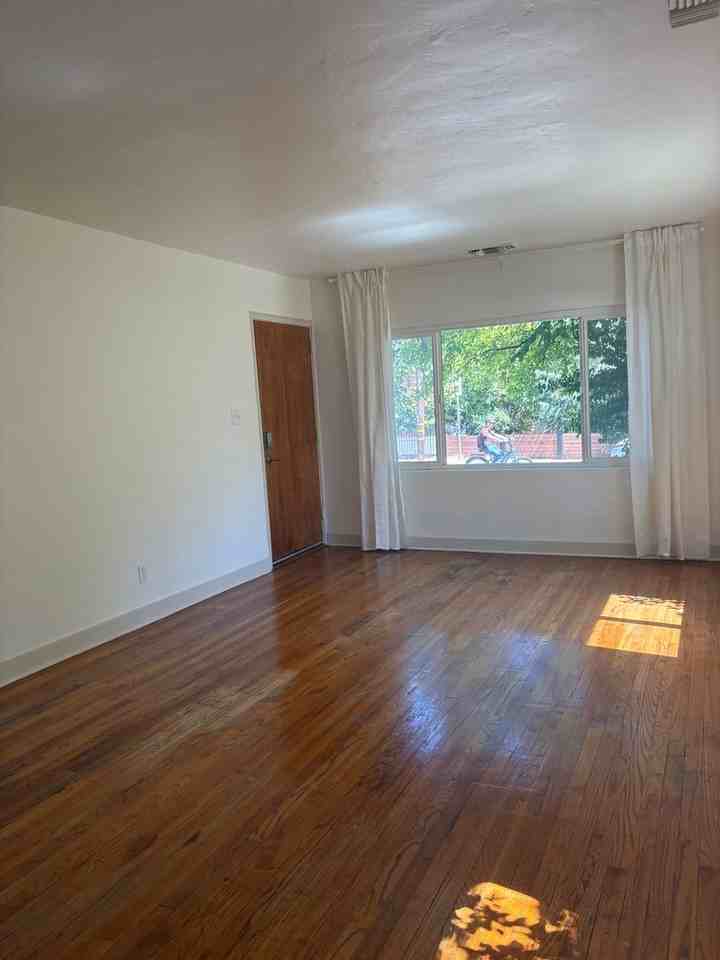170 Knoll St - Photo 3 of 10
