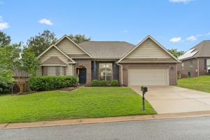 featured image of 711 Lime Ln