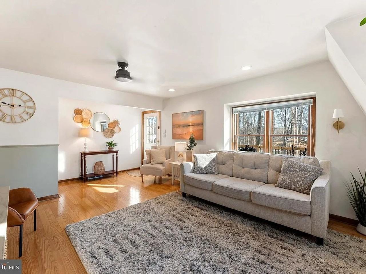 1596 River Rd - Photo 3 of 21