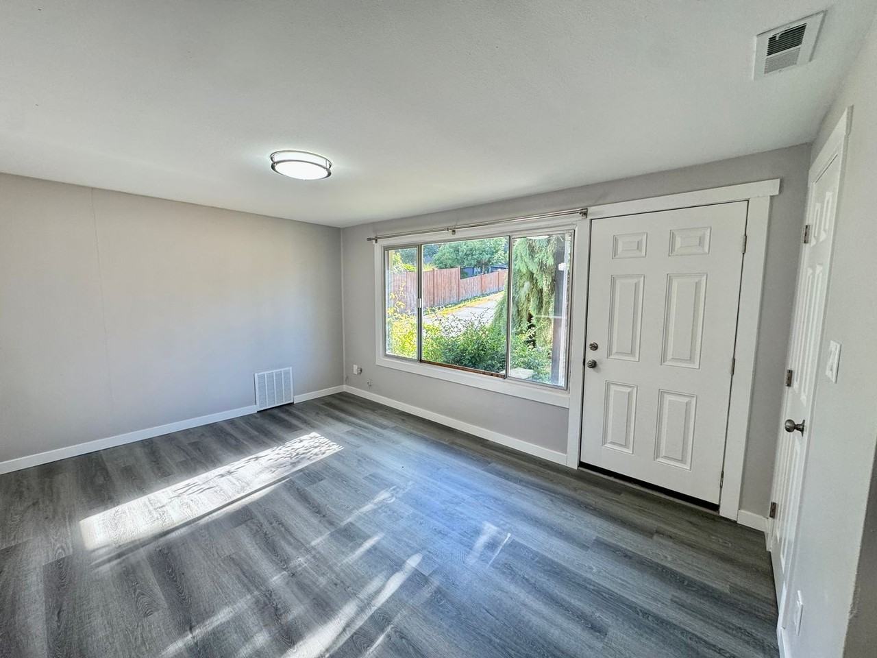 21901 54th Ave W - Photo 4 of 23