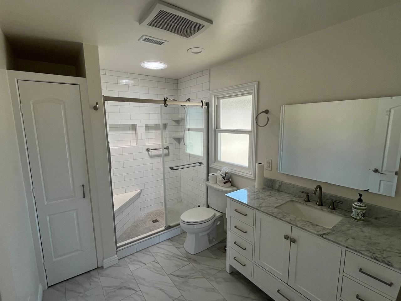 2085 Warmlands Ave - Photo 6 of 15