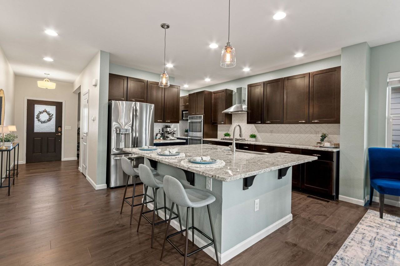 9337 Iron Mountain Way - Photo 7 of 48