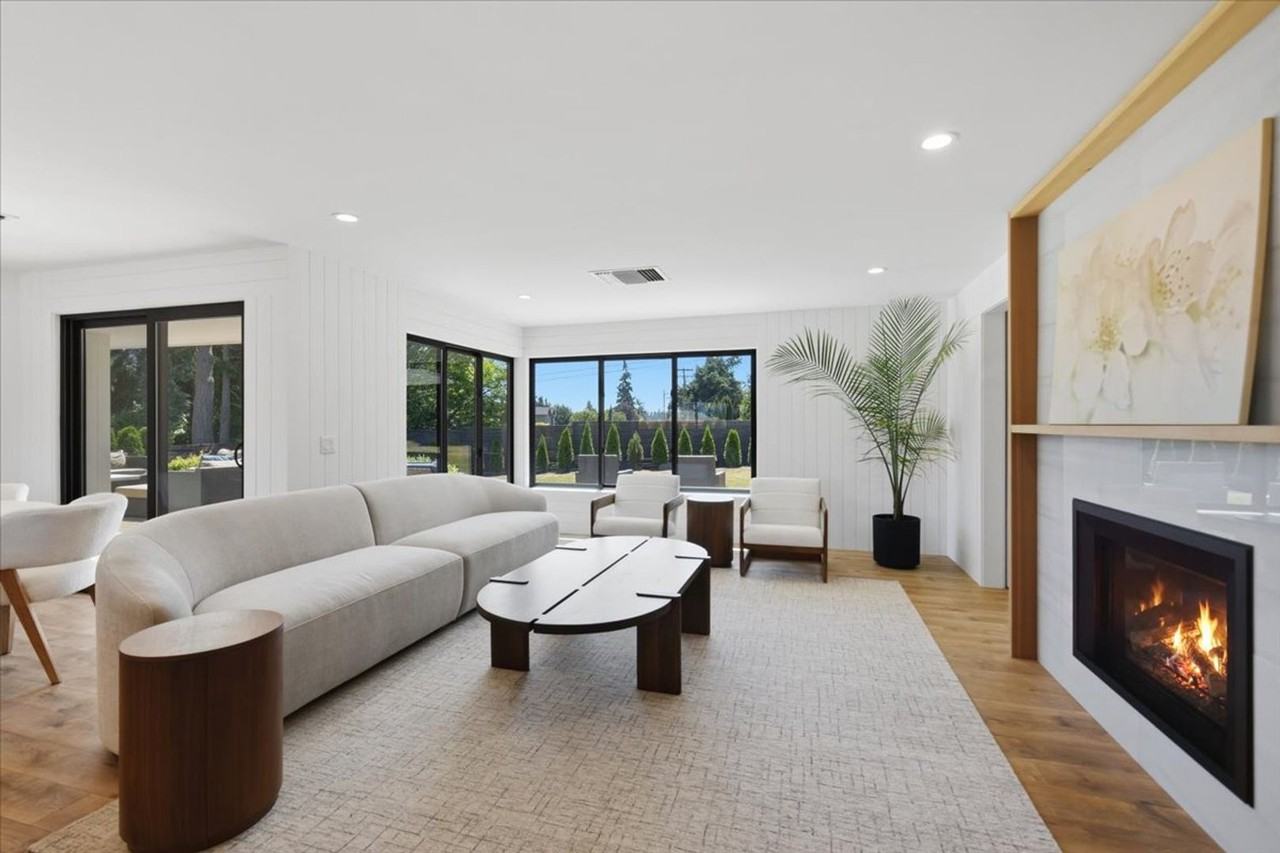 9827 Belfair Rd - Photo 6 of 27