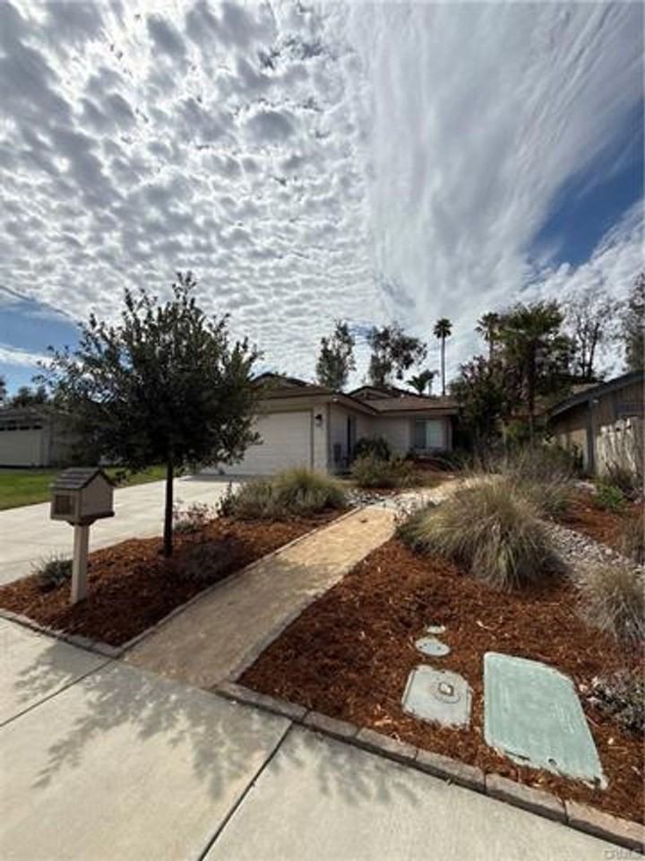 31123 Calle Aragon - Photo 2 of 18