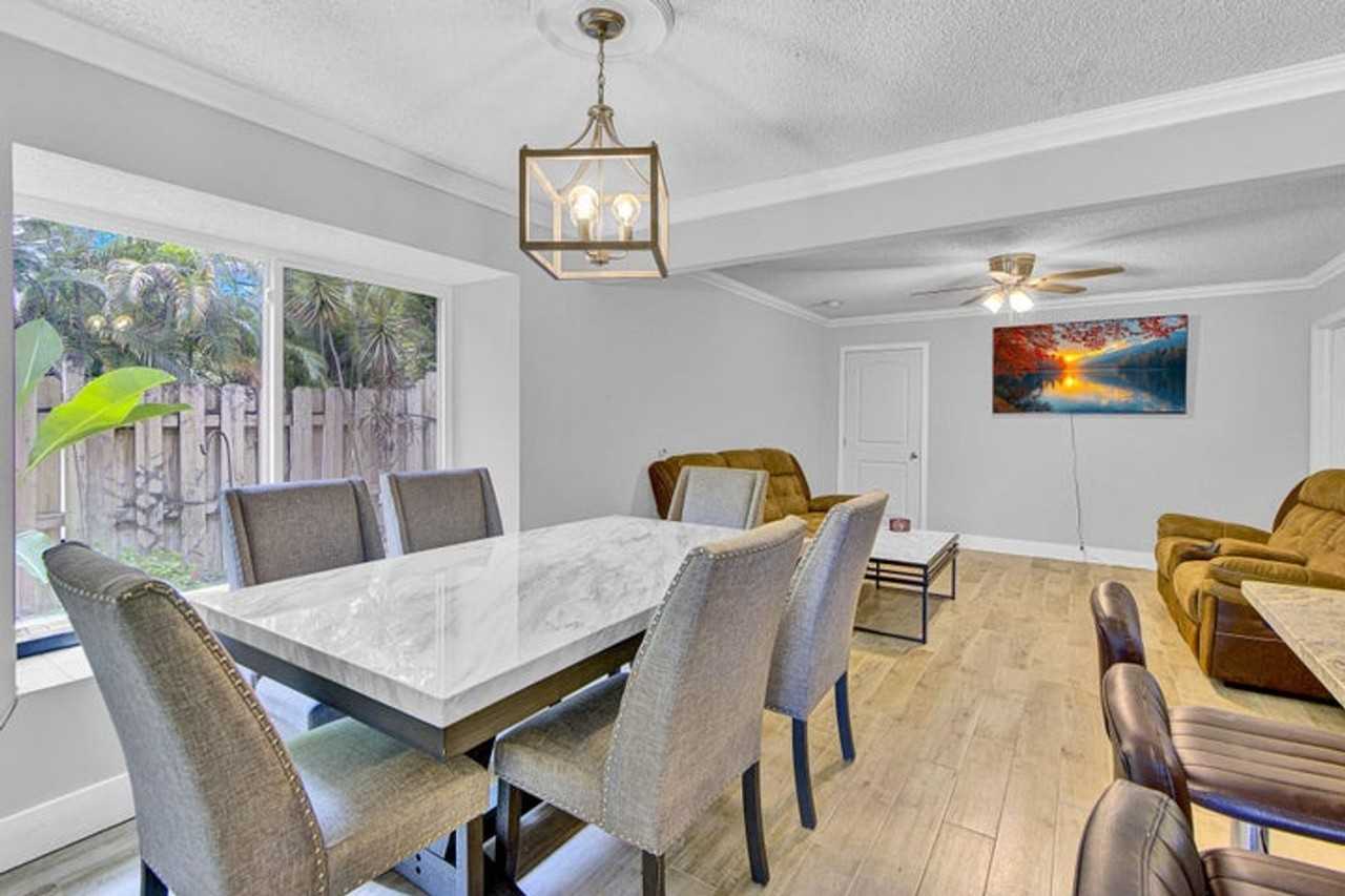 5893 Cassandra Ct - Photo 4 of 15
