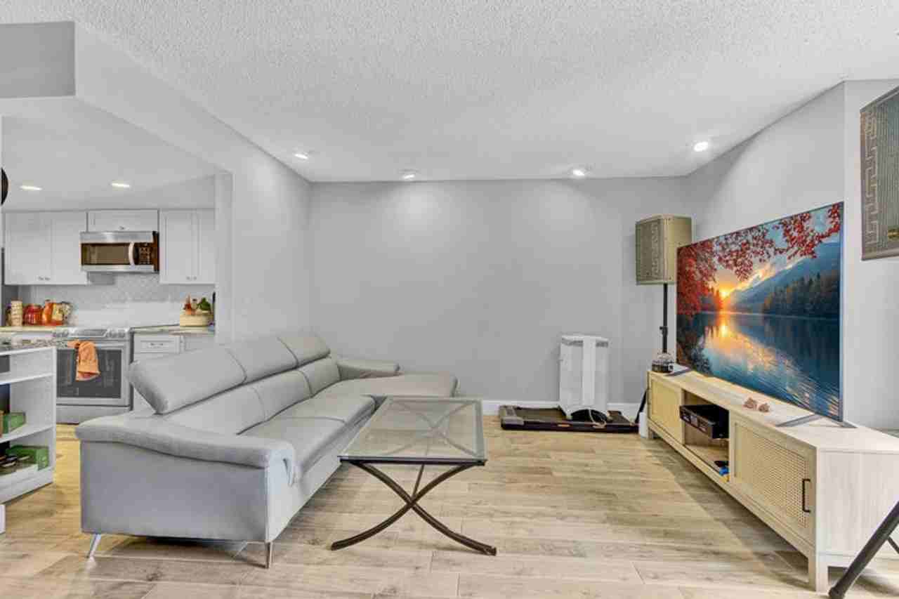 5893 Cassandra Ct - Photo 6 of 15