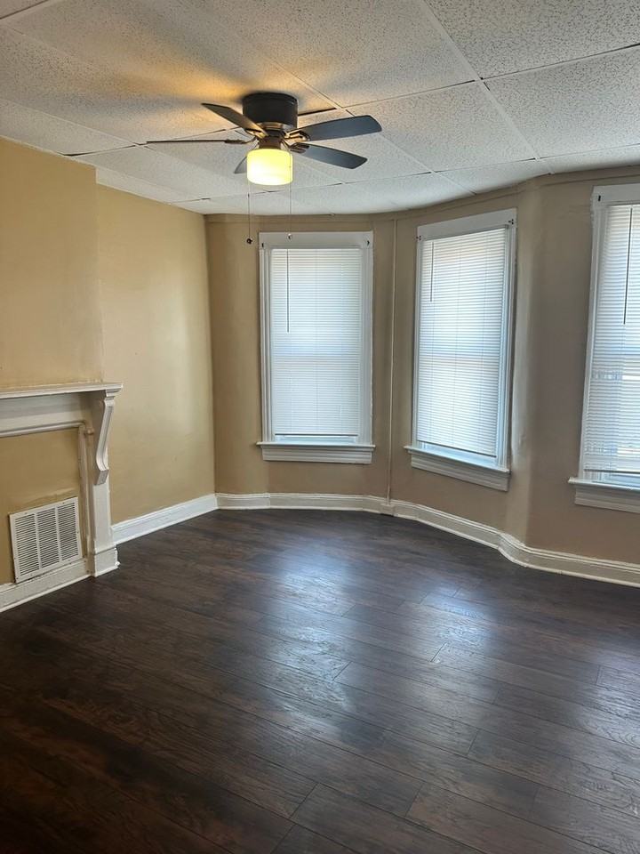 1649 N Fulton Ave - Photo 7 of 12