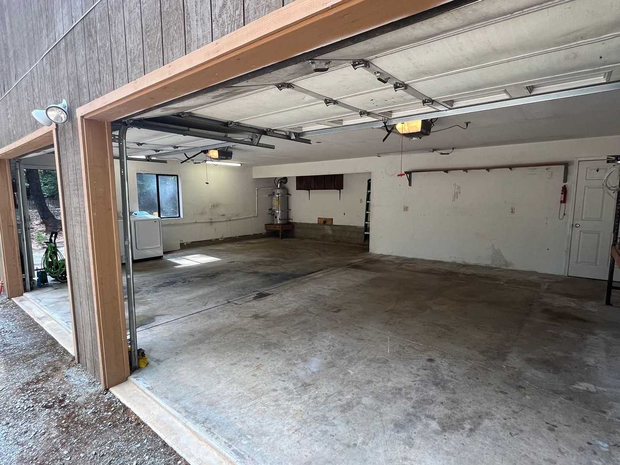 16520 Prospect Pl - Photo 2 of 17