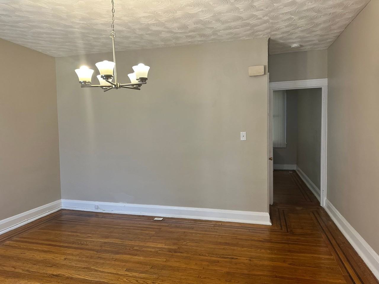 3116 Kenyon Ave - Photo 4 of 16