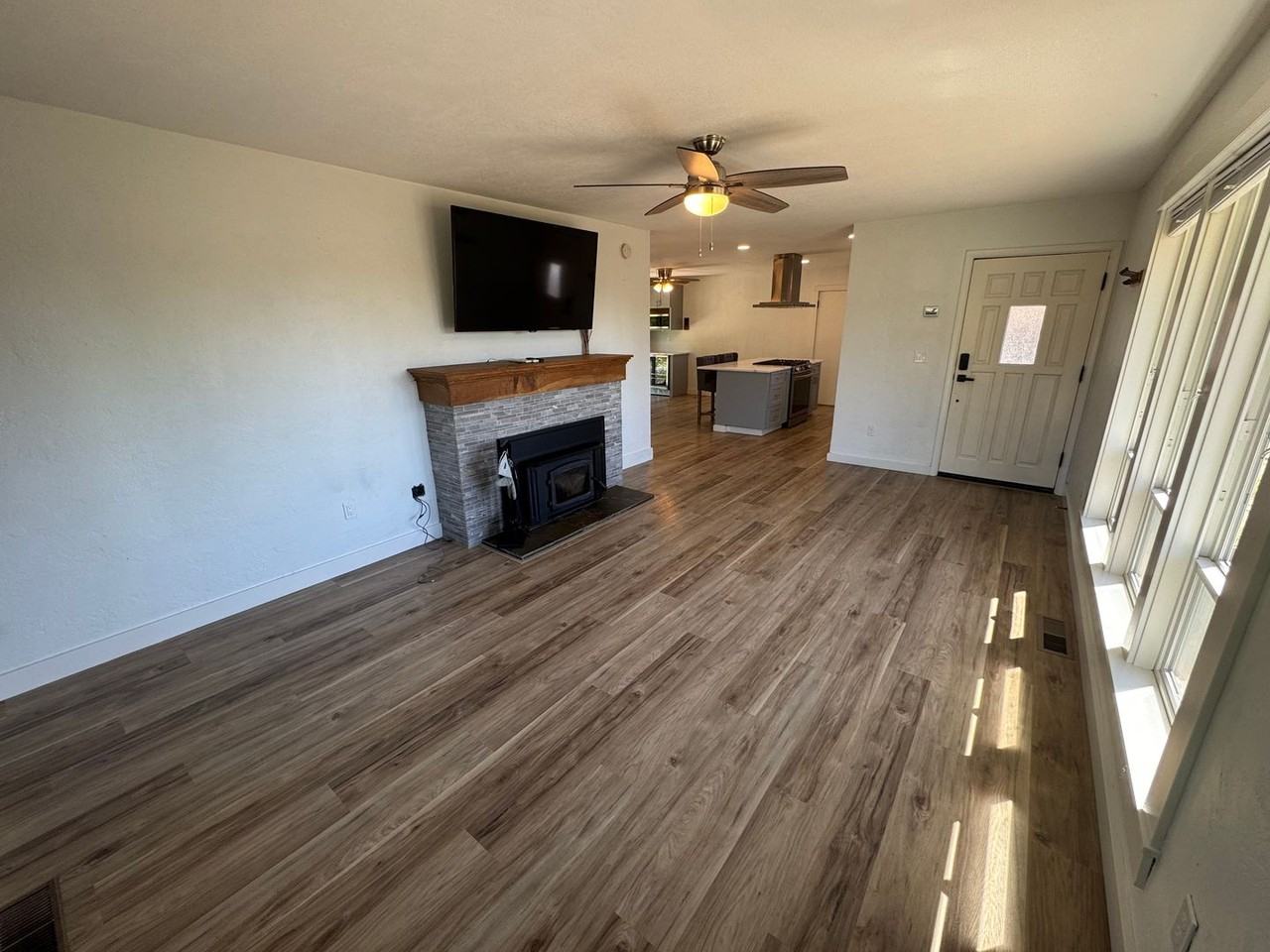 6620 Ne Pettibone Dr - Photo 6 of 14