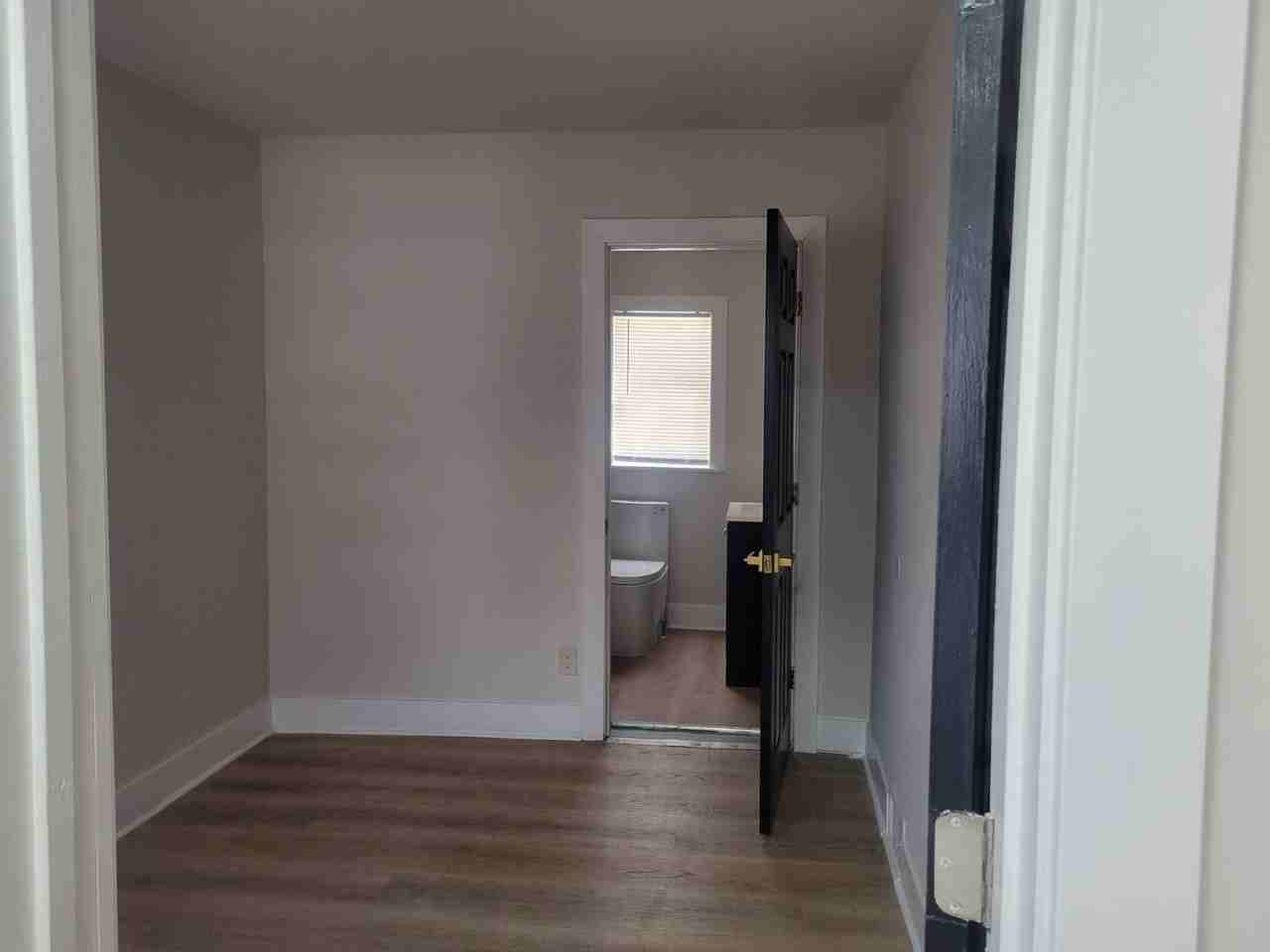 1711 Coleman Ave - Photo 4 of 12