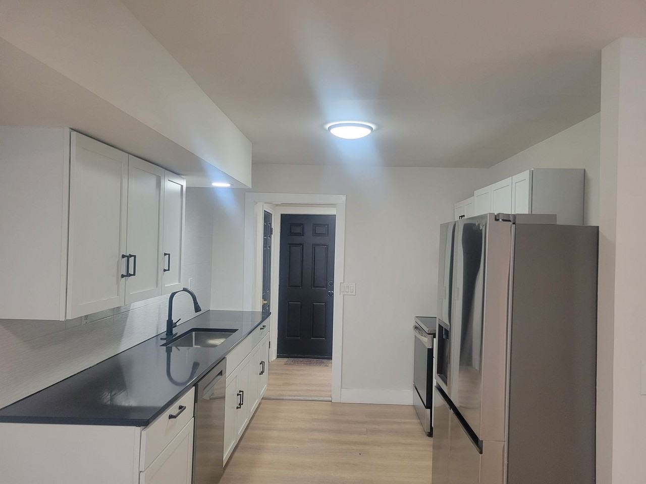 1711 Coleman Ave - Photo 7 of 12