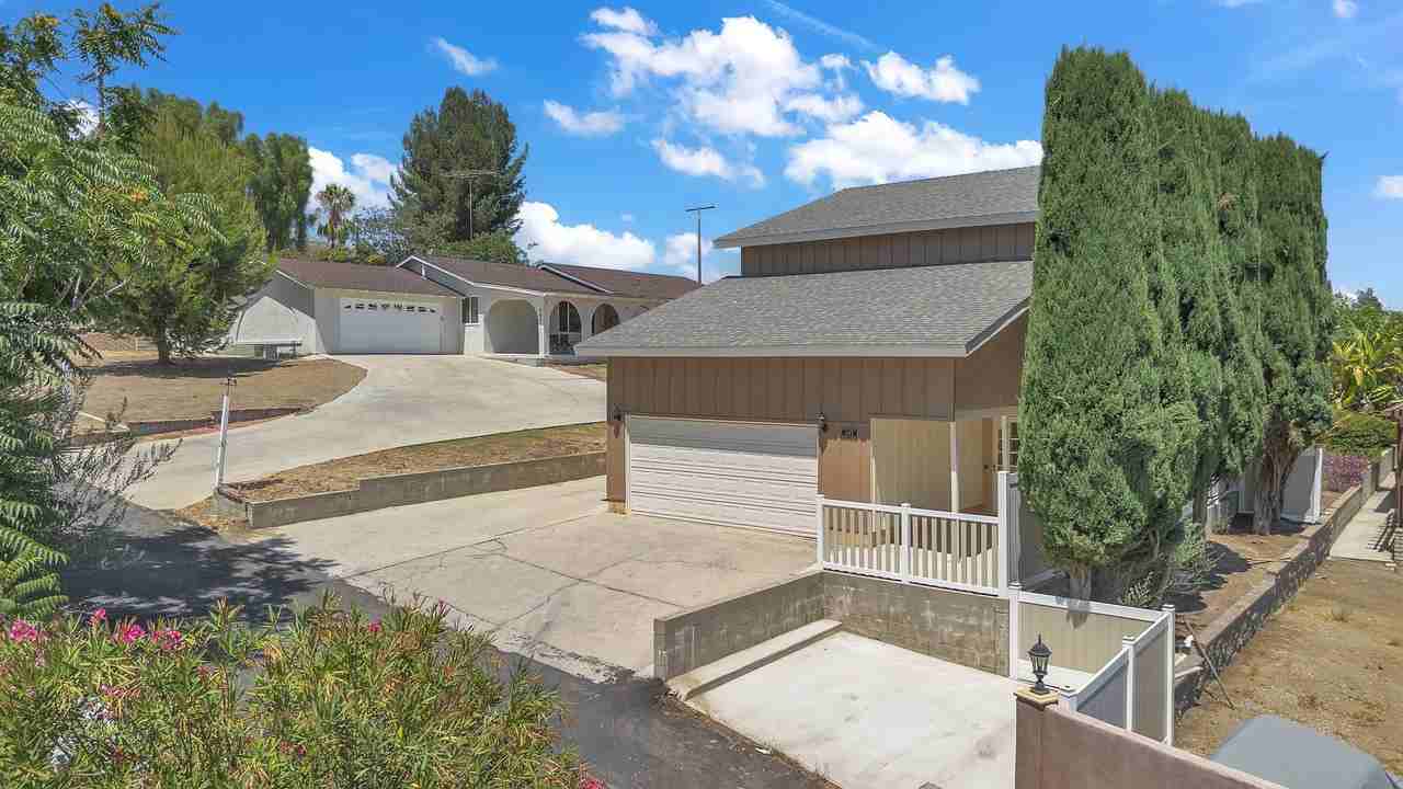 465 Camino De Gloria - Photo 2 of 28