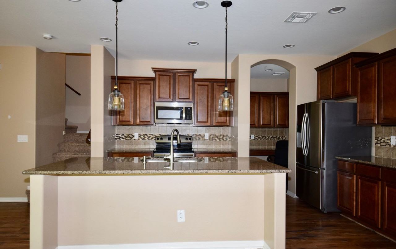 3682 E Angstead Ct - Photo 4 of 28