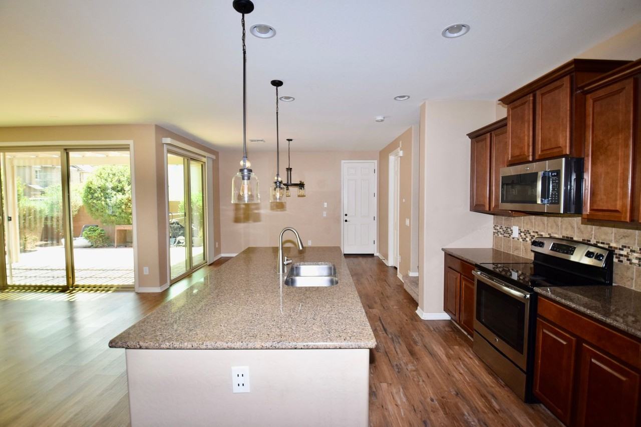3682 E Angstead Ct - Photo 5 of 28