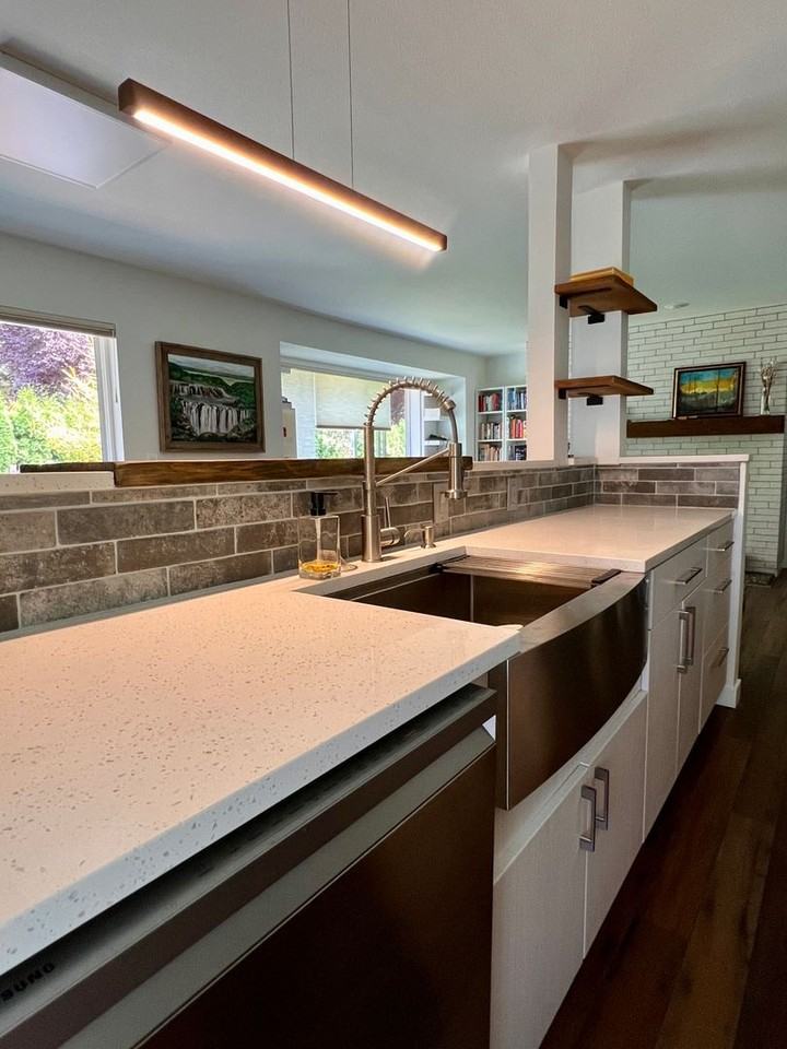 927 5th Ave - Photo 5 of 9