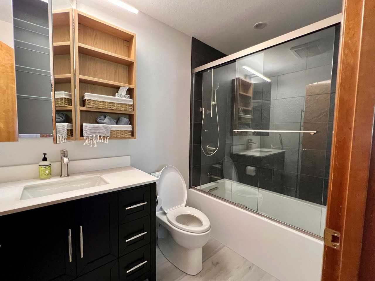 927 5th Ave - Photo 7 of 9
