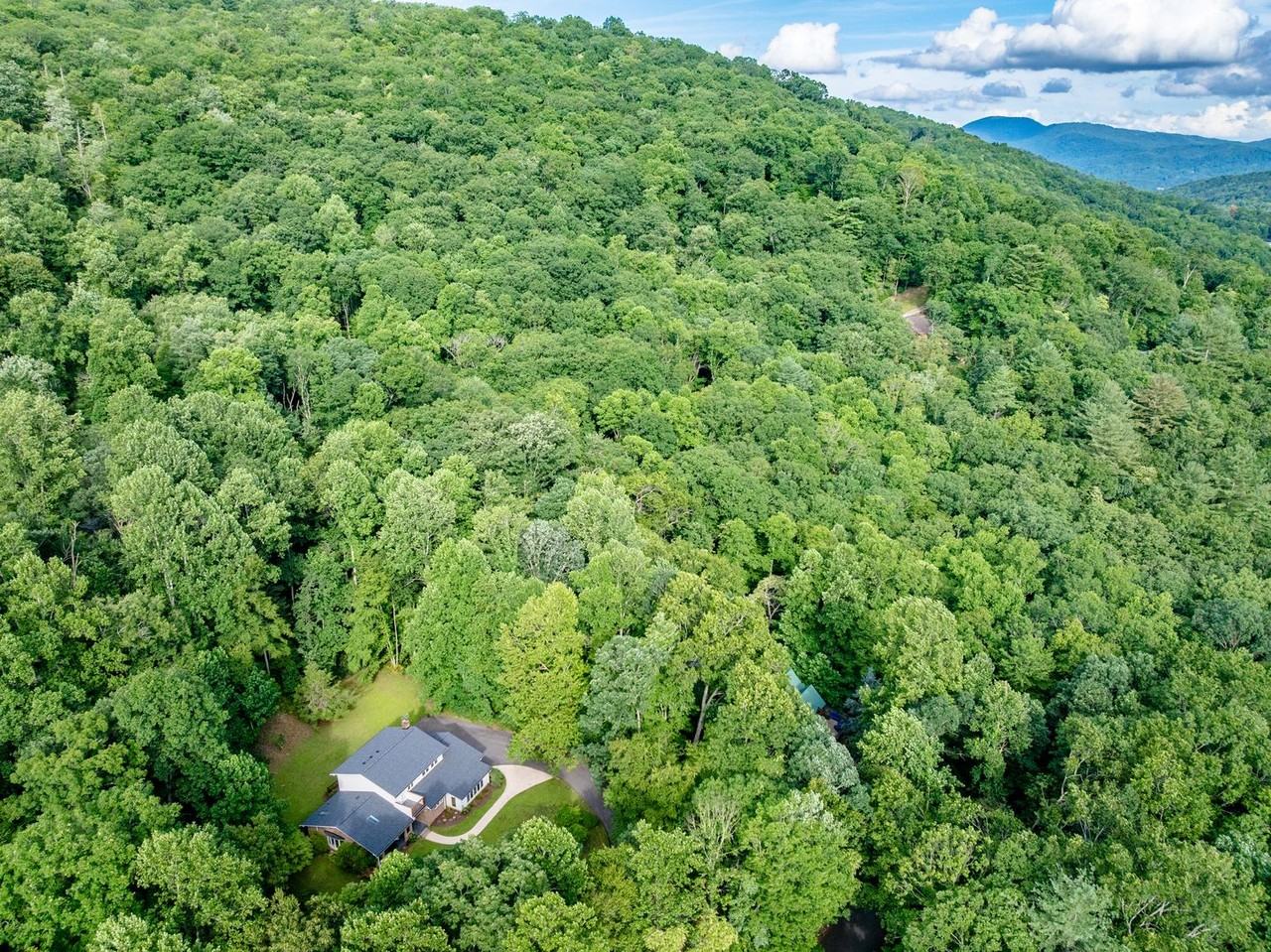 26 Indian Knob Rd - Photo 2 of 3