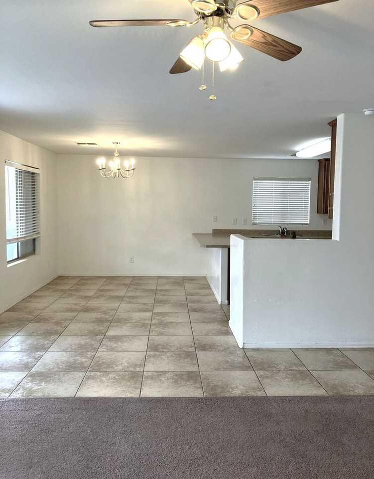 6713 E Stacy St - Photo 2 of 6