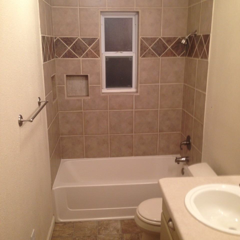880 Racine St - Photo 3 of 11