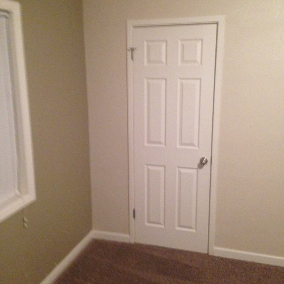 880 Racine St - Photo 4 of 11