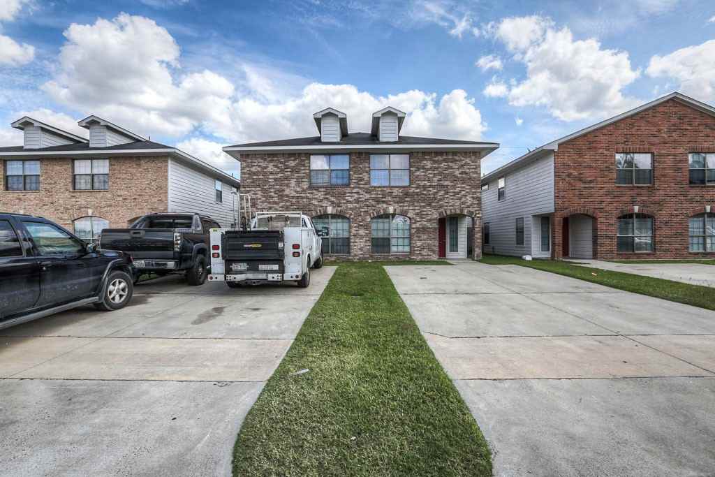 10606 Pine Landing Dr - Photo 3 of 23