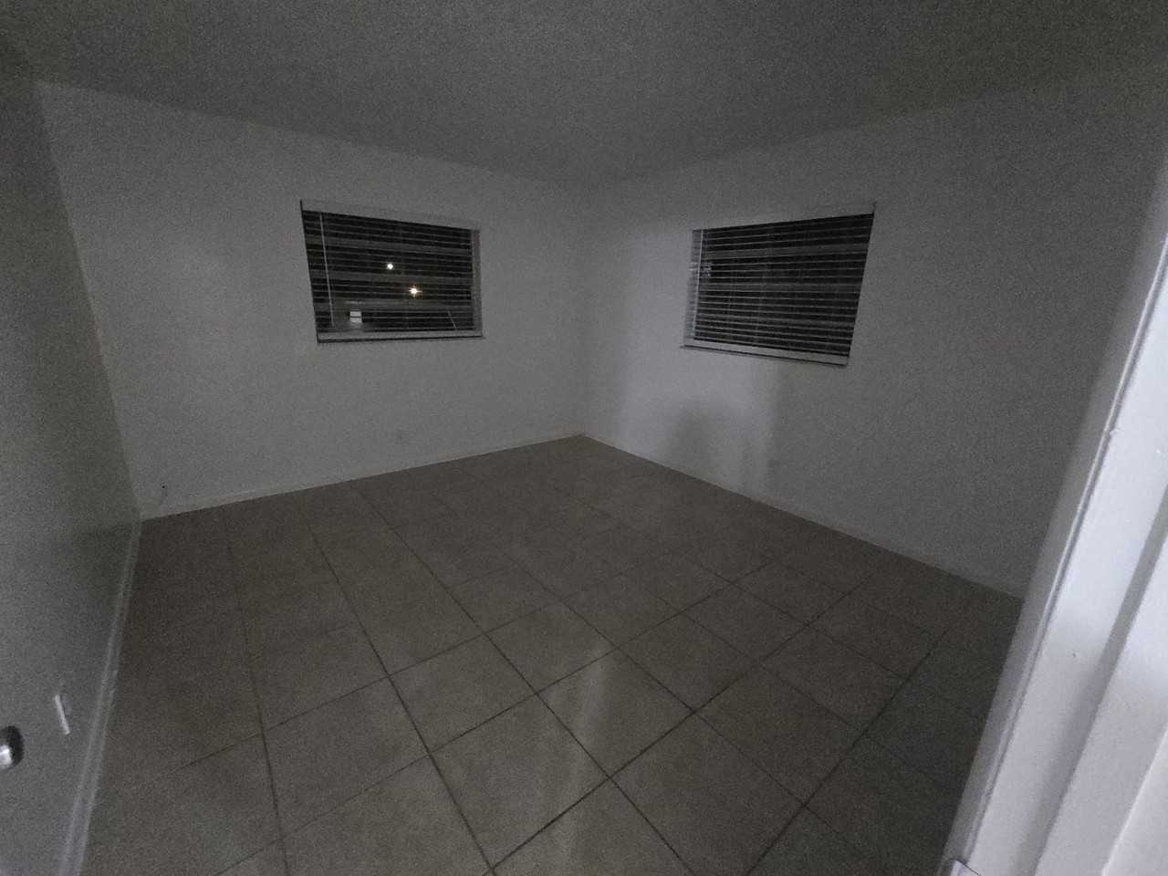 100 NE 9 St Pompano Beach, FL 33060 - Photo 4 of 8