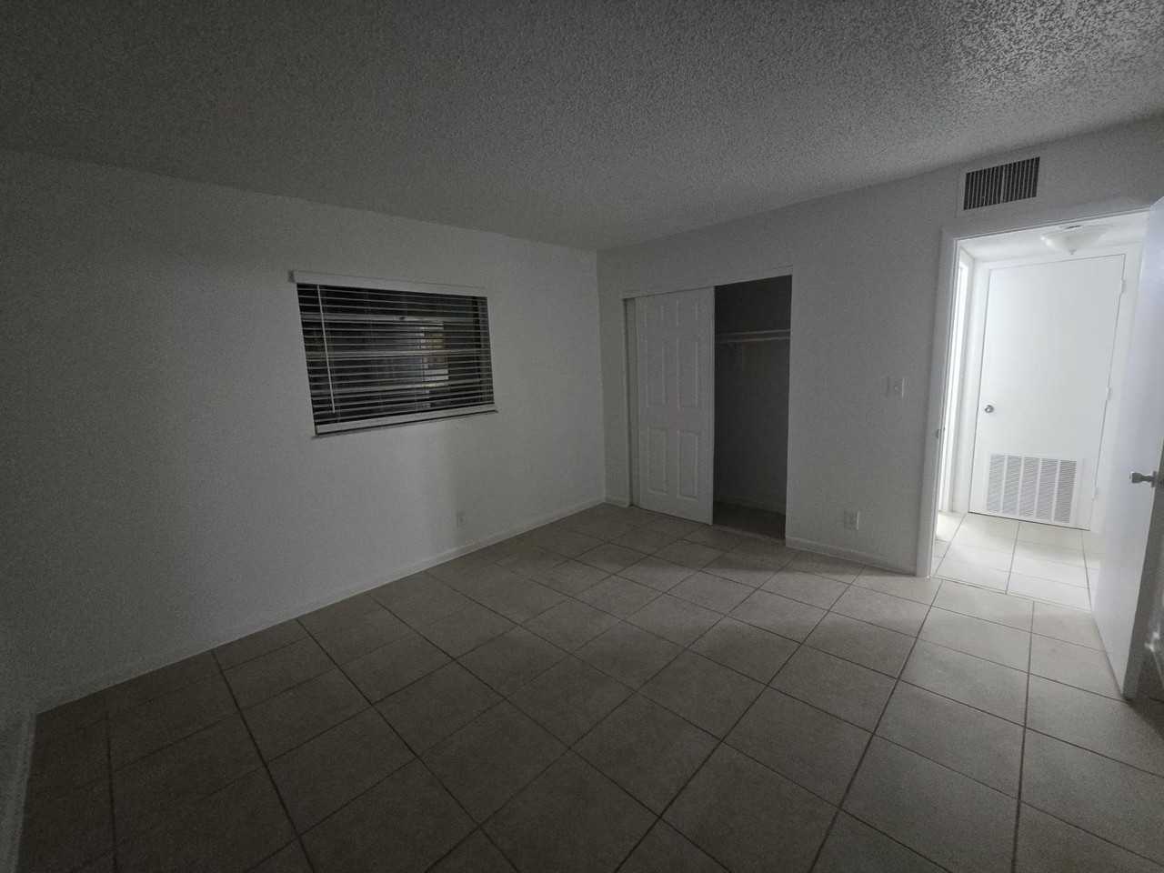100 NE 9 St Pompano Beach, FL 33060 - Photo 5 of 8