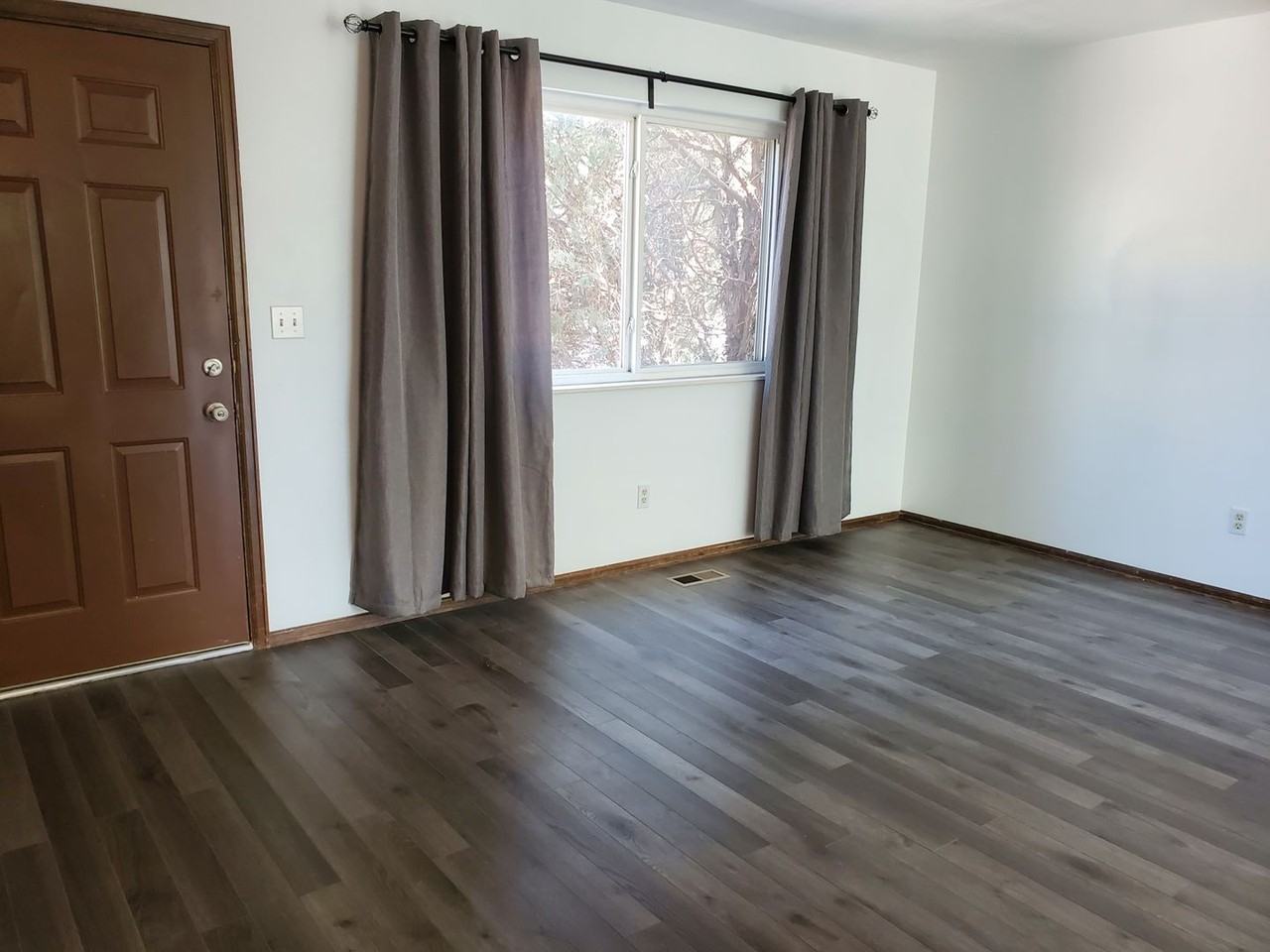 5528 Fiesta Ln - Photo 4 of 33